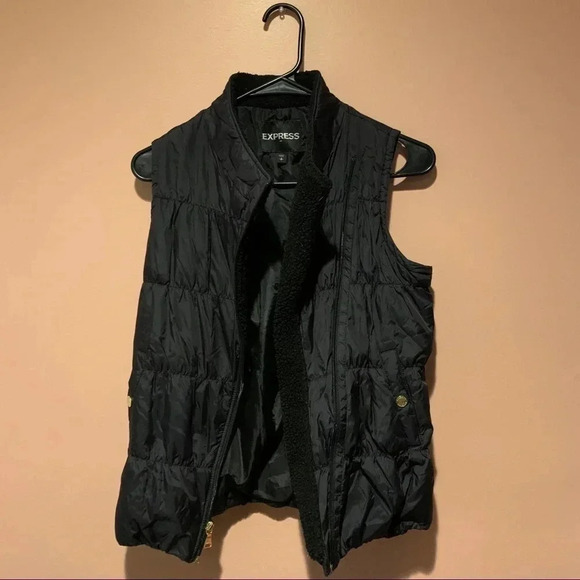 Express Black Puffer Vest Womens Quilted Zip Up Winter Layering Jacket - Picture 1 of 1